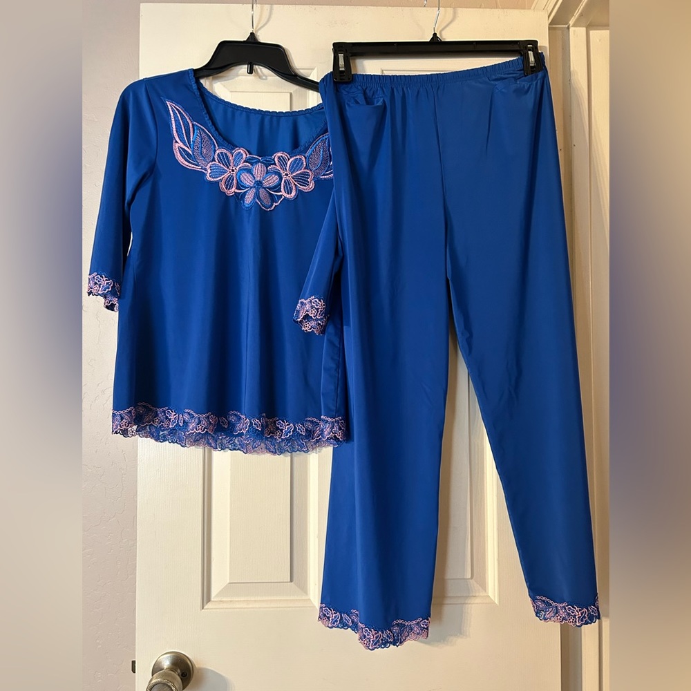 VINTAGE Paltal Pijama set Elastic waist and beautiful embroidered details XL